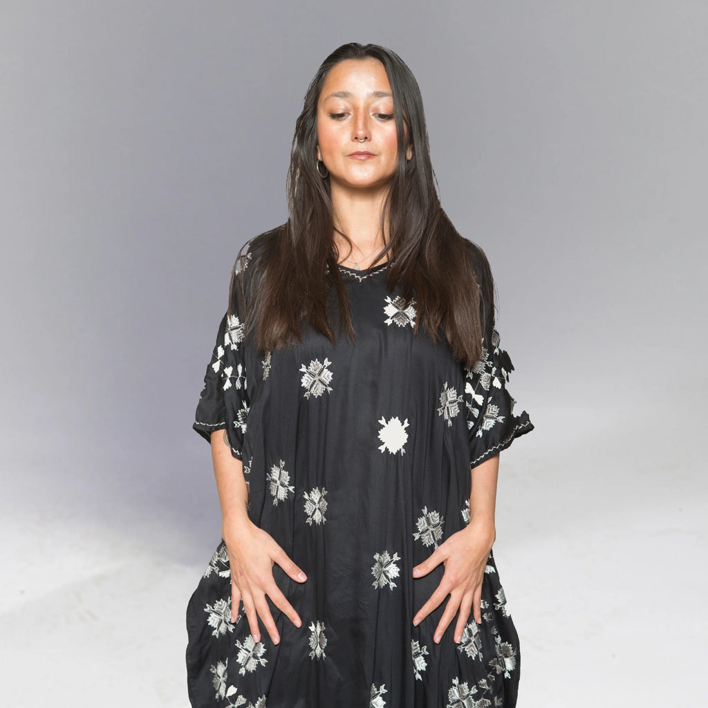 Ali Abasin Caftan (Blk w/Silver Motif)