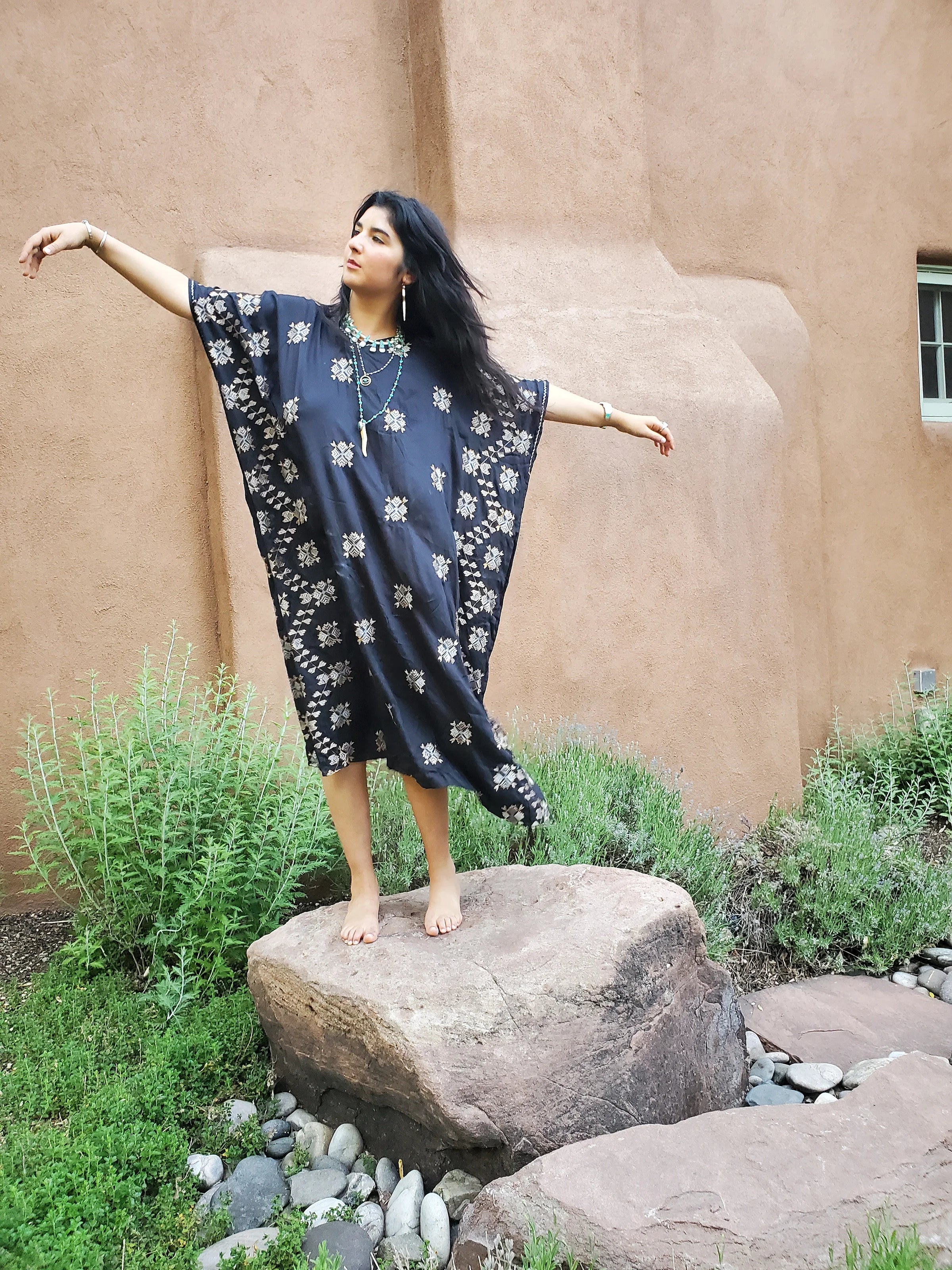 Ali Abasin Caftan (Blk w/Silver Motif)